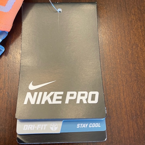 NWT Nike Pro Bash Women’s Training Compression Shorts - Picture 7 of 10